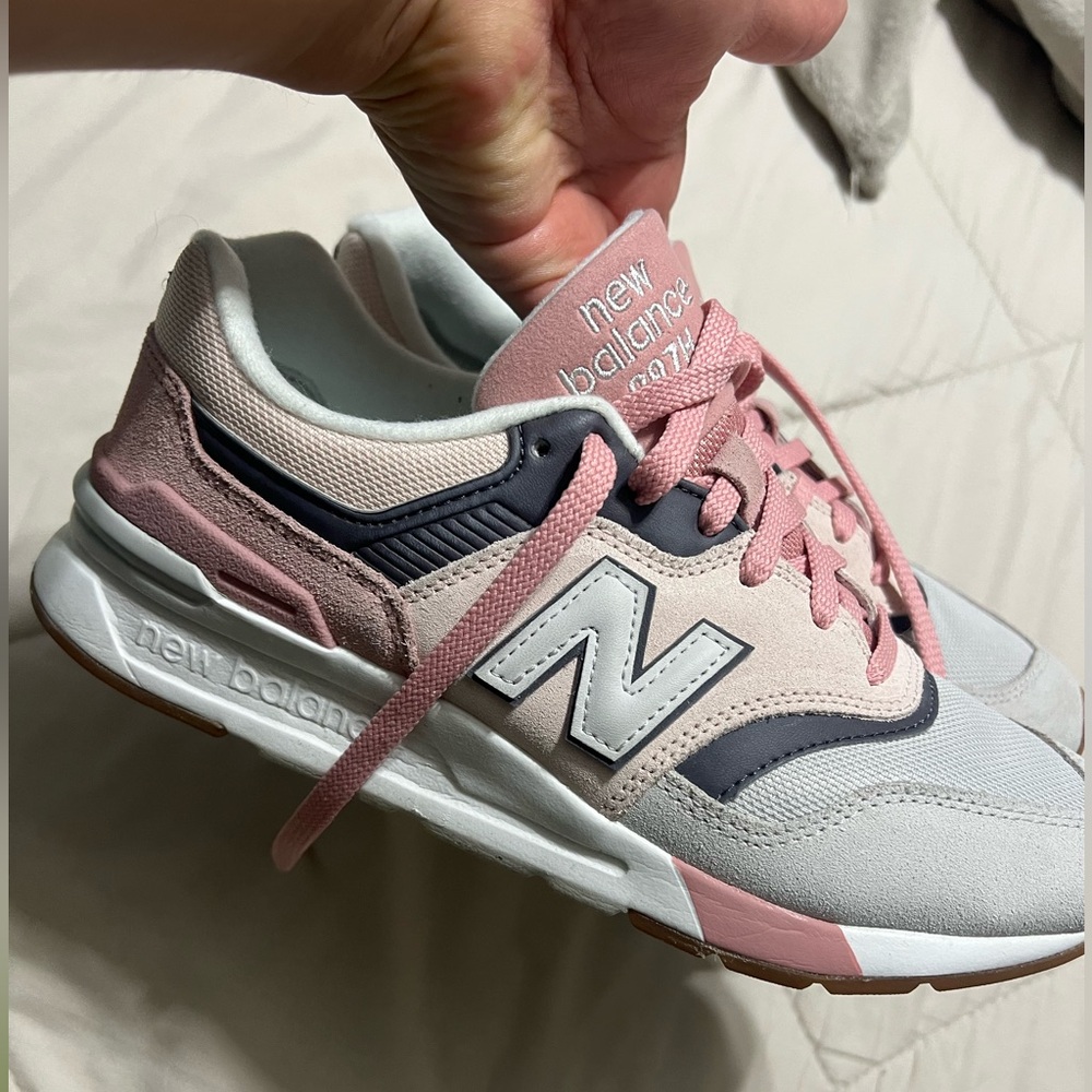 New Balance Pink and Gray Sneakers with Retro Design